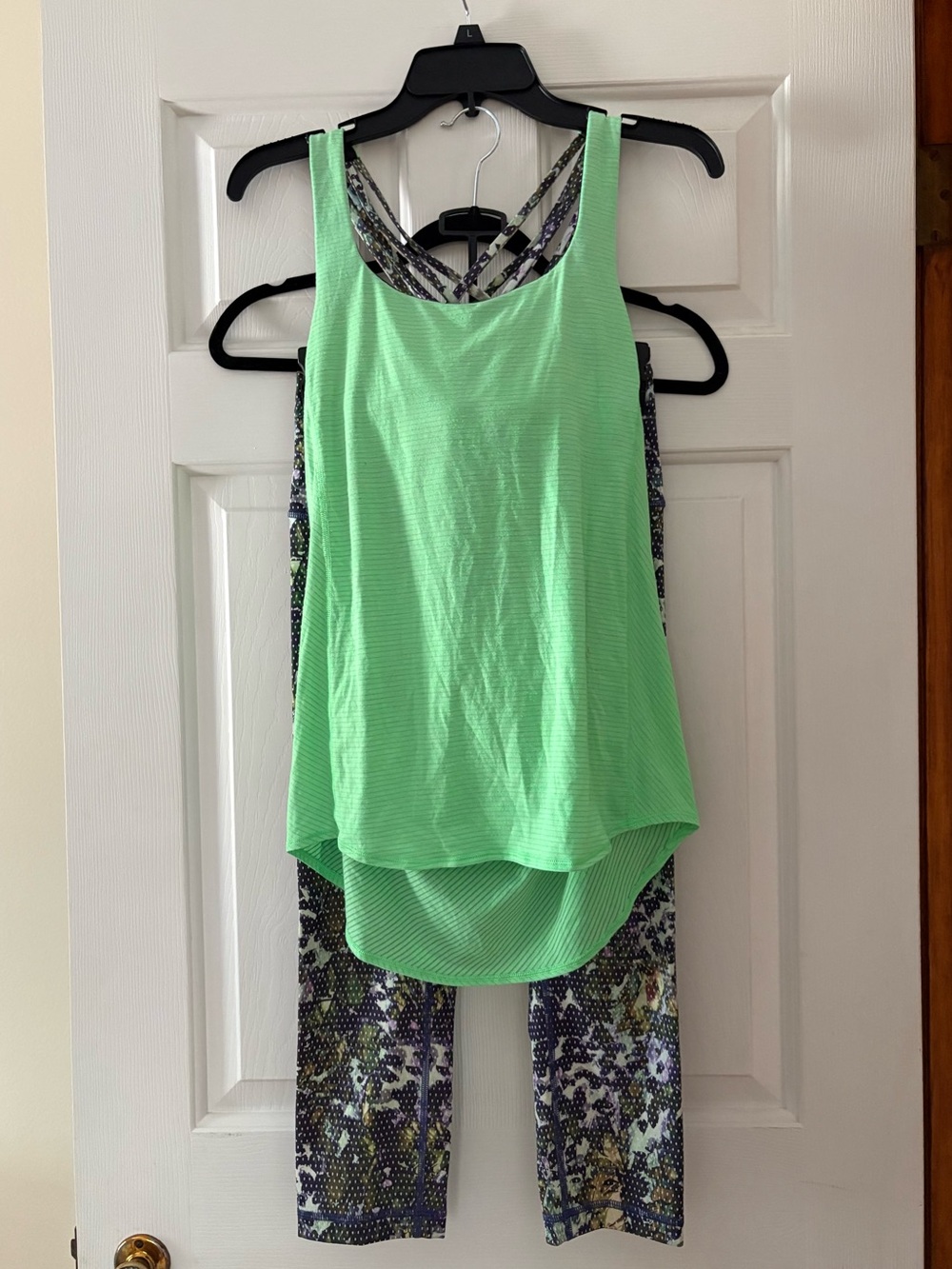 Lululemon Workout Tank and Capri length high waist leggings